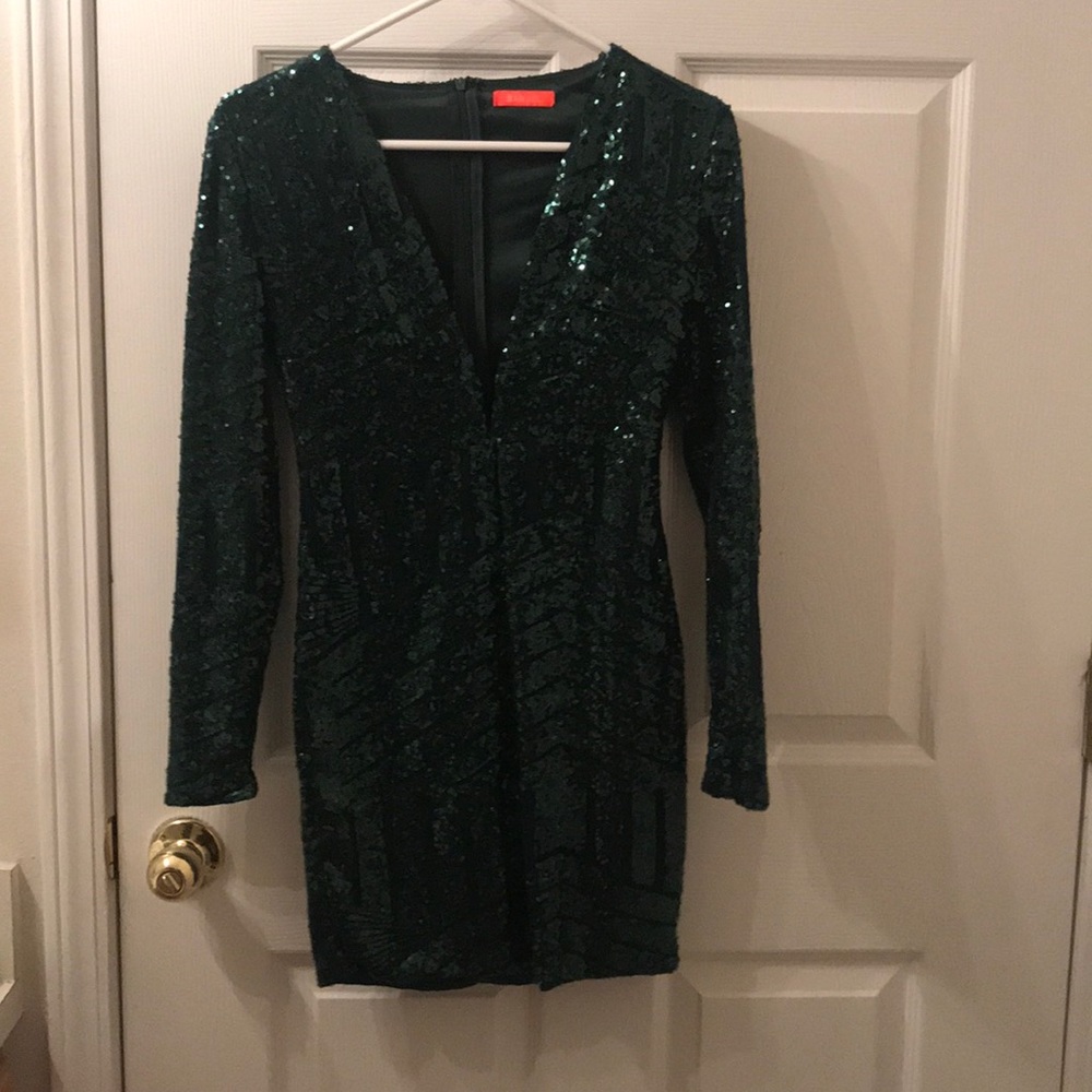 Green sequins dress